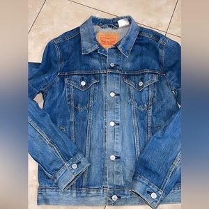 Men’s Slim fit trucker Jacket size Medium